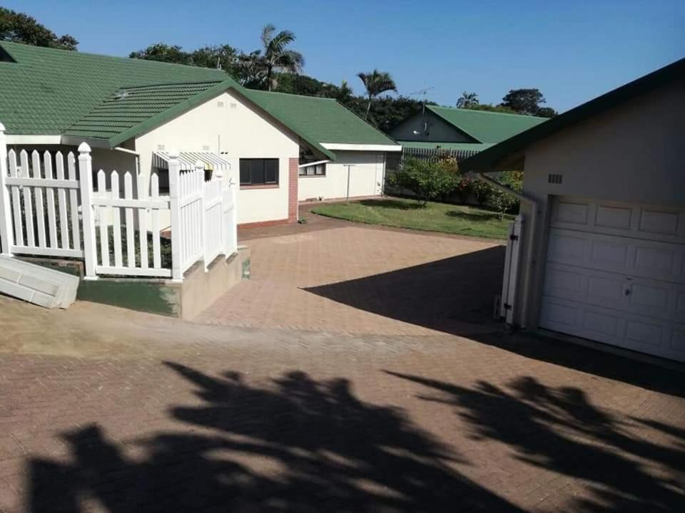 Sea Park Beach House Port Shepstone Eksteriør billede